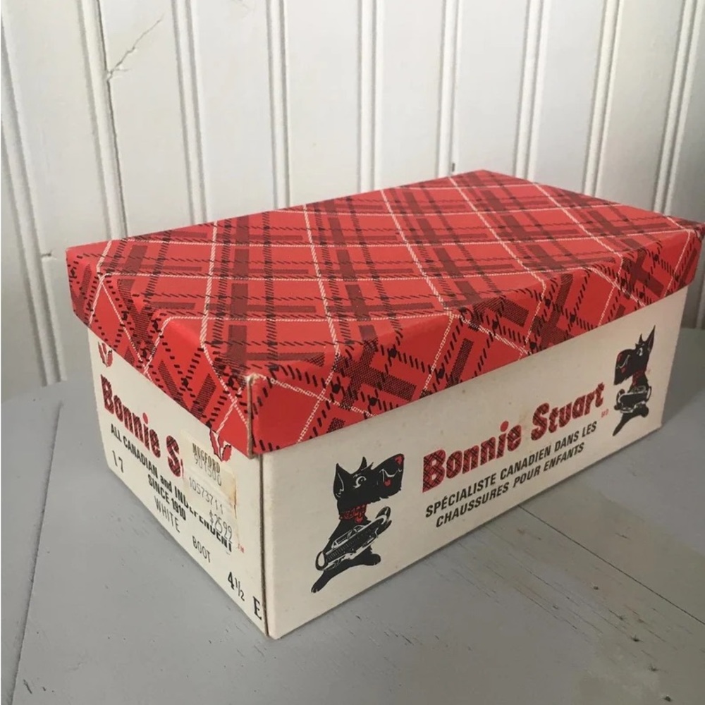 Vintage Bonnie Stuart Baby shoes with box